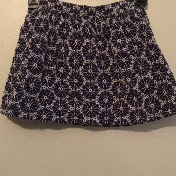 Cherokee Other - Cherokee floral navy blue and white skirt